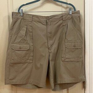 Cabela's Men's Size 40 100% Cotton 7 Pocket Hiker Shorts. Tan